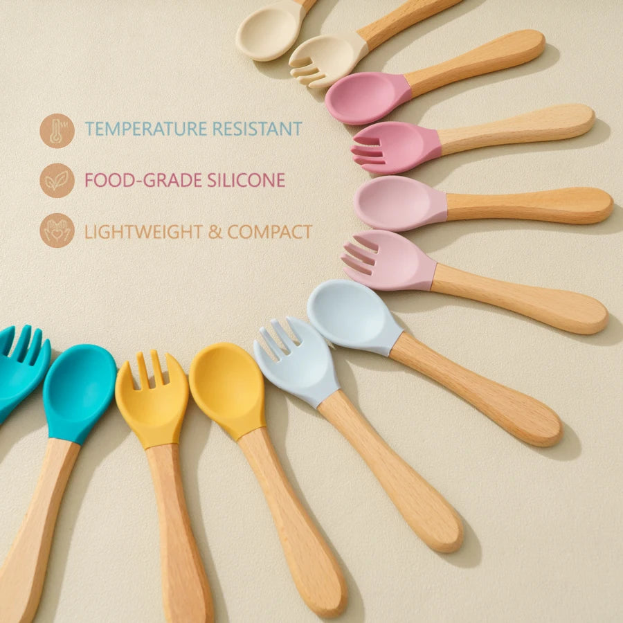 Ensemble d'alimentation pour bébé Mamaplan 3 pièces en silicone : bol à ventouse, cuillère et fourchette d'apprentissage, assiette et accessoires pour bébé.