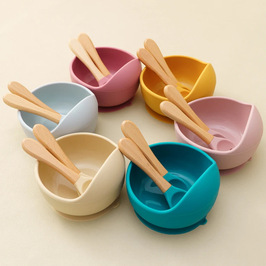 Ensemble d'alimentation pour bébé Mamaplan 3 pièces en silicone : bol à ventouse, cuillère et fourchette d'apprentissage, assiette et accessoires pour bébé.