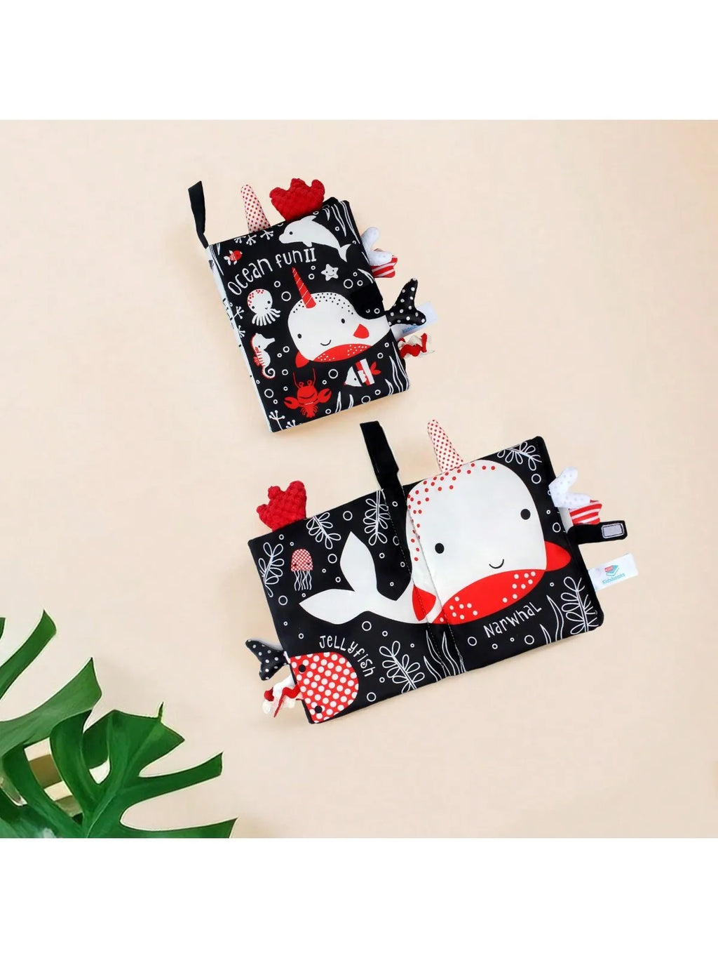 Livre en tissu résistant aux déchirures, avec des animaux noirs et blancs, pour l'éveil des tout-petits et l'apprentissage précoce des sons. Jouet interactif parent-enfant.