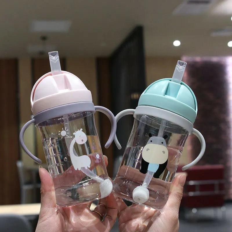 Gobelet/biberon pour enfants de 350 ml avec paille et bille de gravité, grand diamètre.