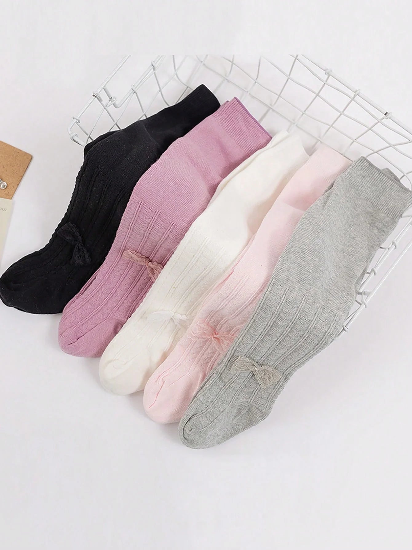 1 Pair of Baby Girls' Heart-Patterned Leggings with Lace Bowknots Decoration Are Suitable for Girls to Wear with Lolita Outfits for Everyday Wear