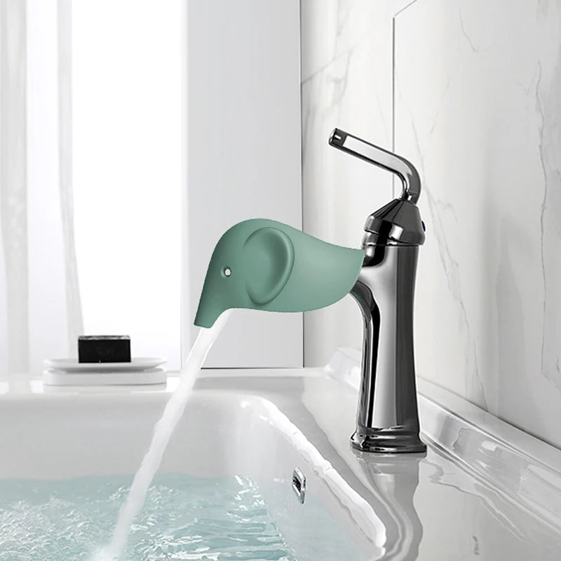 Protection de robinet pour baignoire bébé, bec verseur souple et sûr en EVA, anti-brûlures et anti-éclaboussures, compatible avec la plupart des robinets d'évier, pour la baignoire bébé.