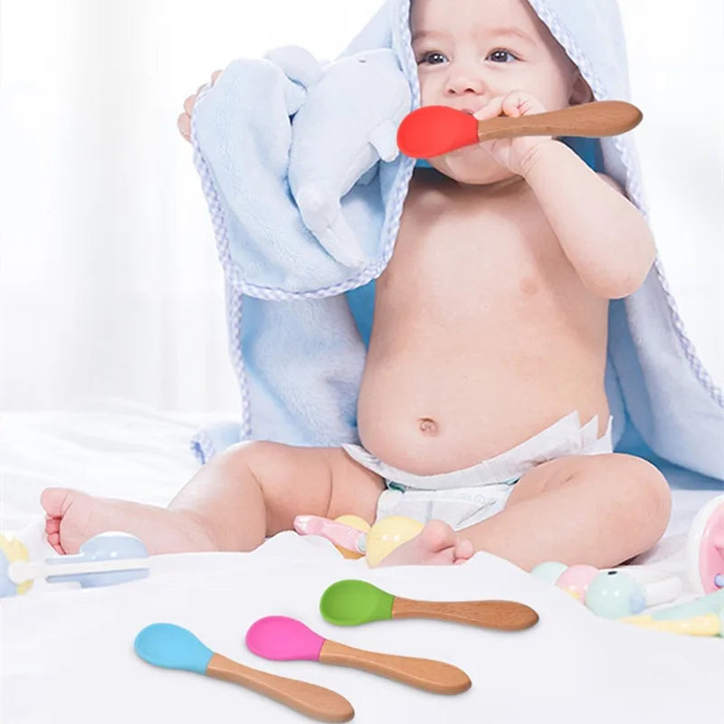 Ensemble de 2 cuillères et fourchettes en silicone pour bébé avec manche en bois - Accessoires d'alimentation pour nourrissons et tout-petits.